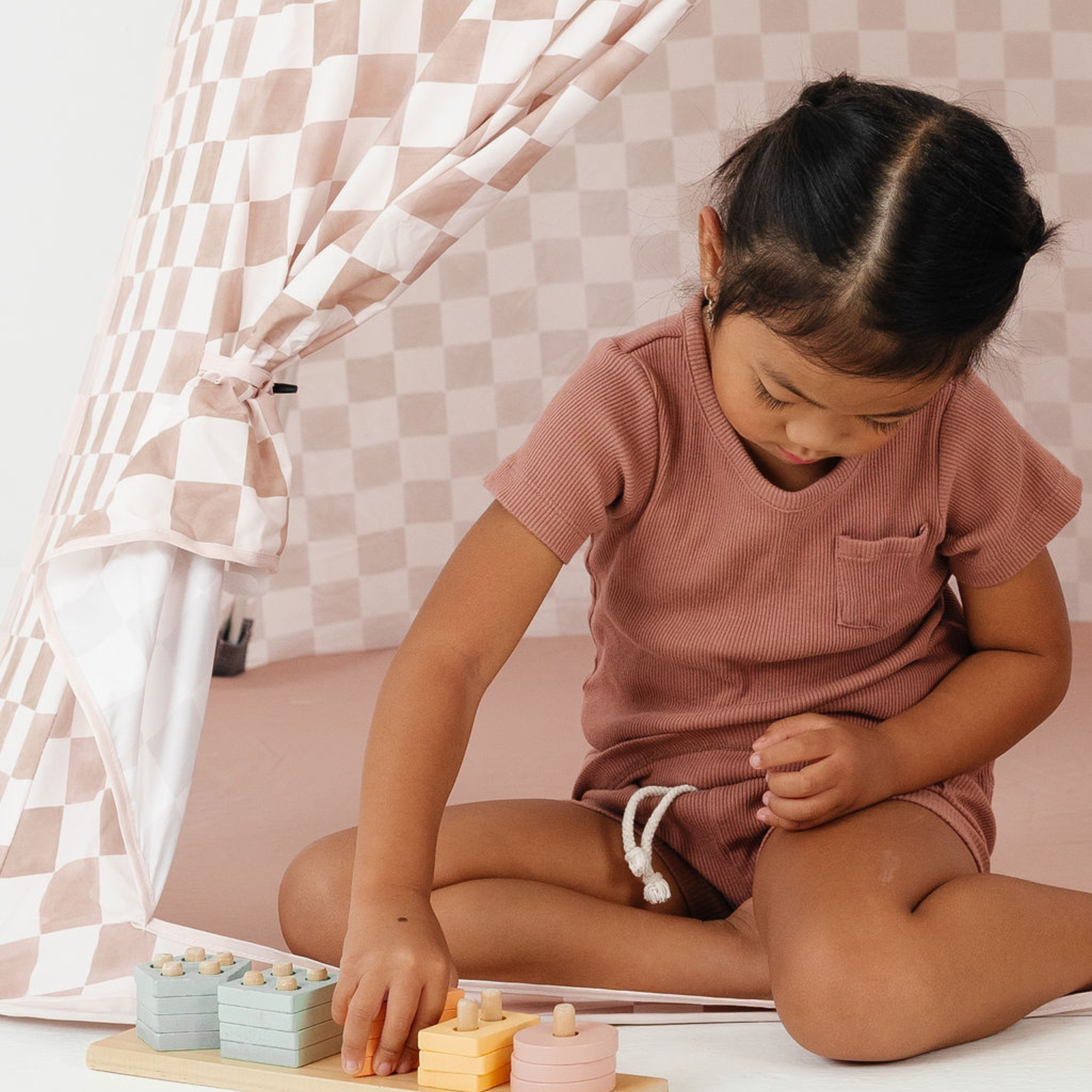 Checker Toffee Play Tent - Natural CuteNest