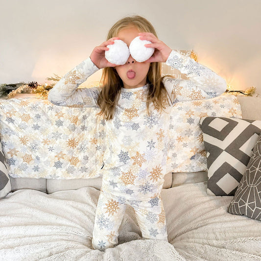 Long Sleeve 2 Piece Set in Snowflakes - Natural CuteNest