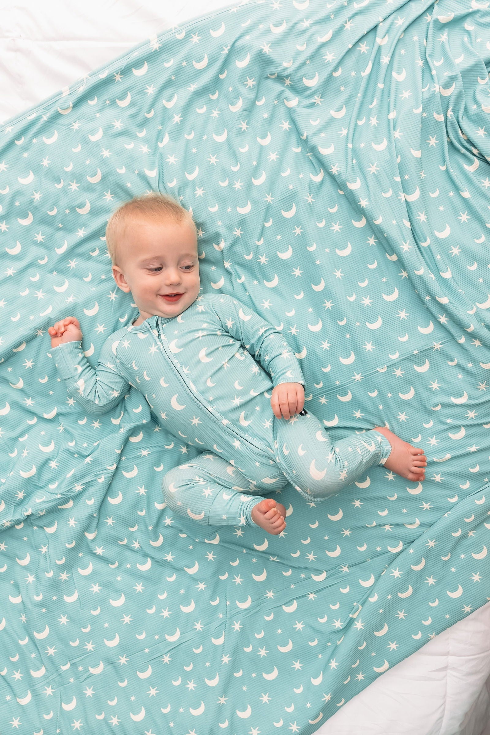 ZIP ROMPER - Moon + Stars Ribbed - Natural CuteNest